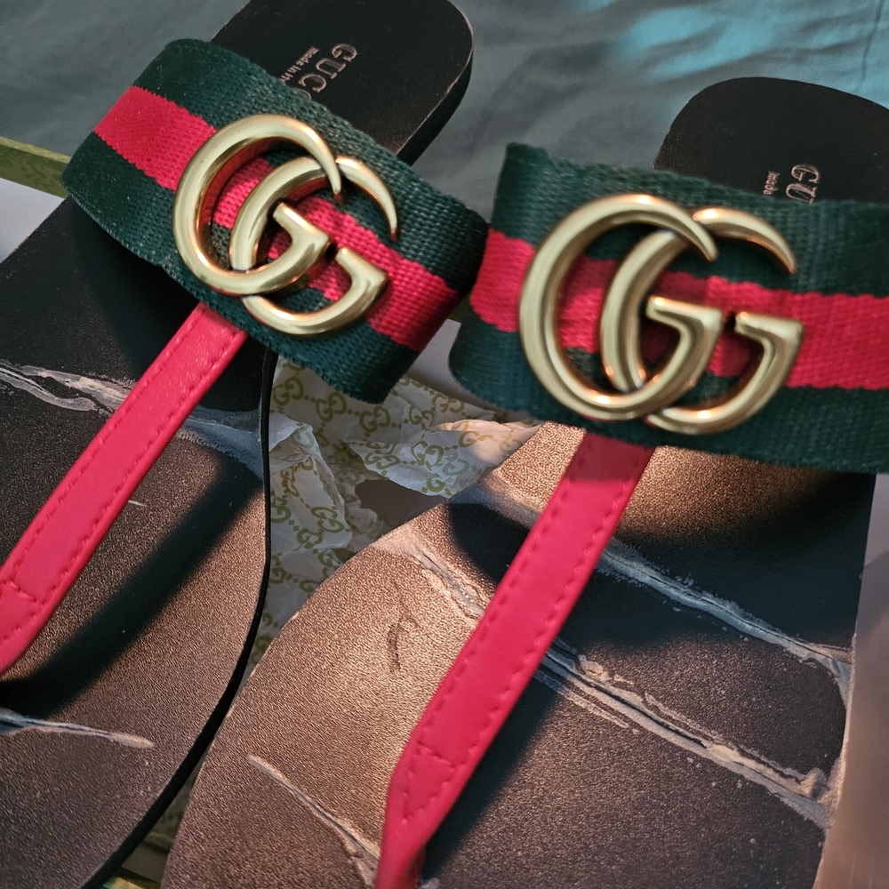 Gucci Black and Red Sandals with Gold Logo